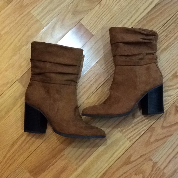 Apt. 9 Shoes - H🌟O🌟S🌟T 🌟P🌟I🌟C🌟K🎉Short brown boots